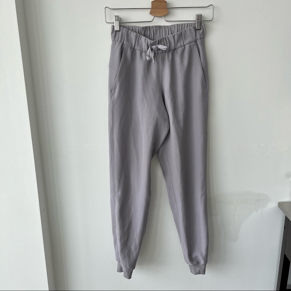 LULULEMON ON THE FLY WOVEN JOGGERS!